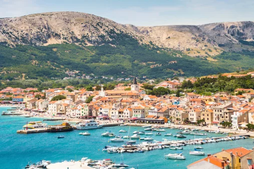 Otok Krk je zaradi svoje bližine izredno popularna dopustniška točka Slovencev. FOTO: arhiv Dela