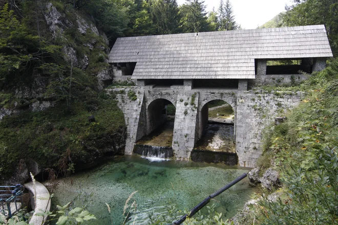 Lani so na enem najpomembnejših slovenskih tehniških spomenikov obnovili ostrešje in sanirali zidove, zdaj pa so naredili še korak naprej. FOTO: Mavric Pivk