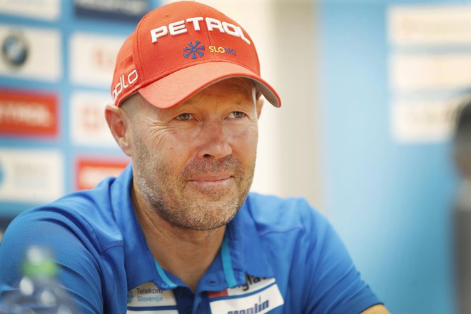 Glavni trener slovenskih biatloncev Uroš Velepec upa, da bo ekipa lahko nastopila že na poletnem SP. FOTO: Leon Vidic/Delo