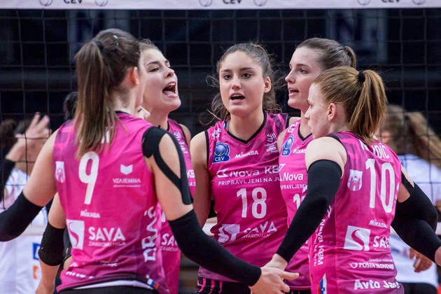 Mariborčanke se veselijo 16. zvezdice. FOTO: CEV