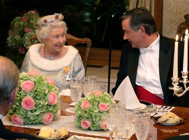 Svečana večerja kraljice Elizabete II. v družbi gostitelja, slovenskega predsednika Danila Türka, oktobra 2008 Foto Matej Družnik