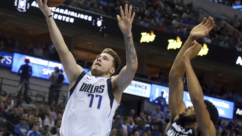 Fotografija: Luka Dončić je bil v Dallasu prvo ime v zmagoviti tekmi proti Minnesoti. FOTO: AP