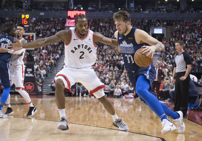 Luka Dončić v tej sezoni na tekmo povprečno prispeva po 19,8 točke. FOTO: Nick Turchiaro/Reuters