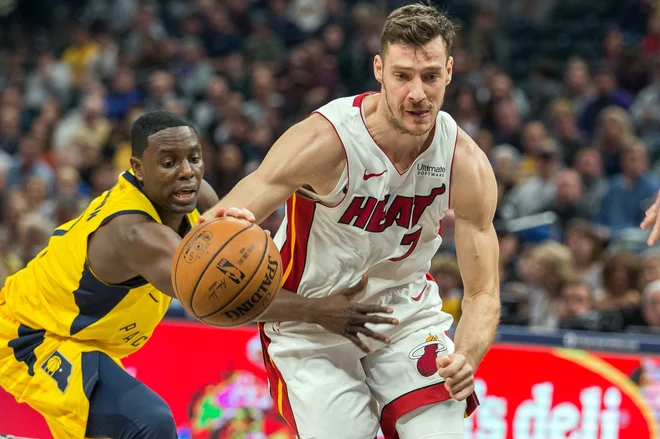 Goran Dragić je zaradi poškodbe kolena izpustil tekmo z Ostrogami. FOTO: Trevor Ruszkowski/USA TODAY