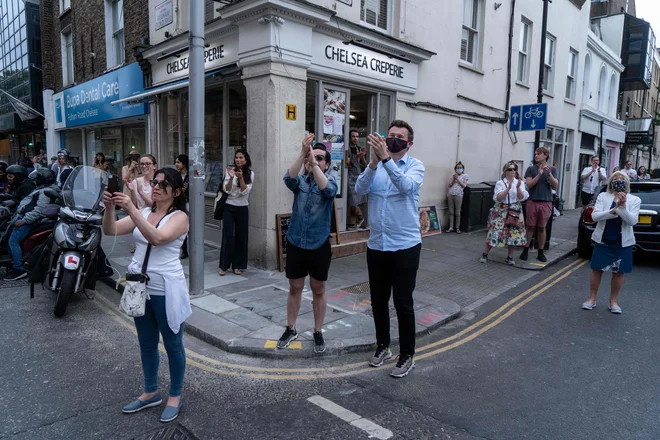 Britanska vlada napoveduje, da bodo morali s prvim junijem vsi, ki bodo želeli v Združeno kraljestvo, najprej za 14 dni v karanteno. FOTO: Niklas Halle'n/AFP