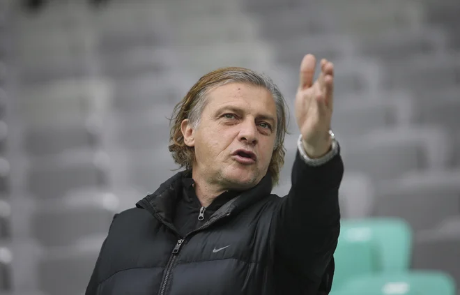 Safet Hadžić bo želel Olimpijo zadržati na vrhu lestvice. FOTO: Jože Suhadolnik