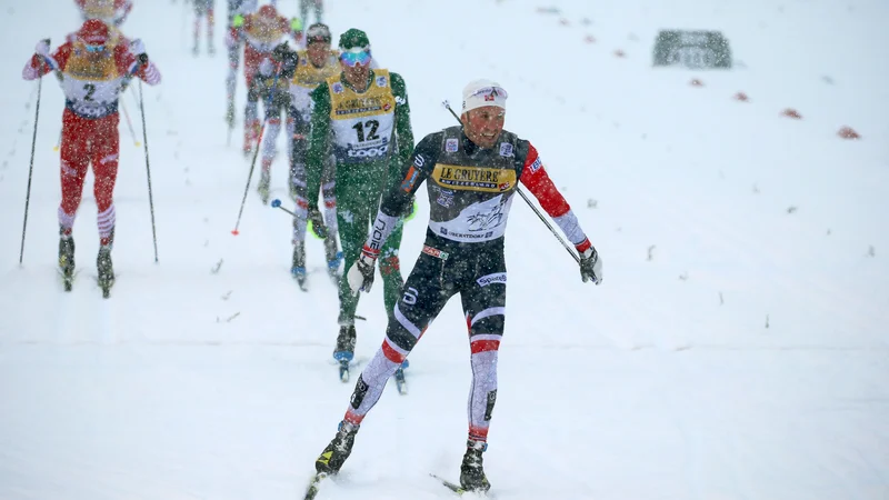 Fotografija: Junak tekme v zimskih razmerah je bil včeraj Norvežan Emil Iversen.
FOTO AFP