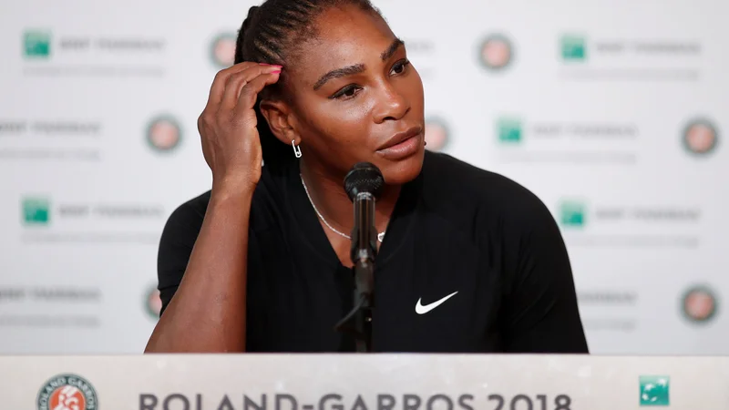 Serena Williams ni mogla skriti razočaranja, ko je na novinarski konferenci obelodanila, da zaradi poškodbe ne bo igrala dvoboja osmine finala. FOTO Reuters