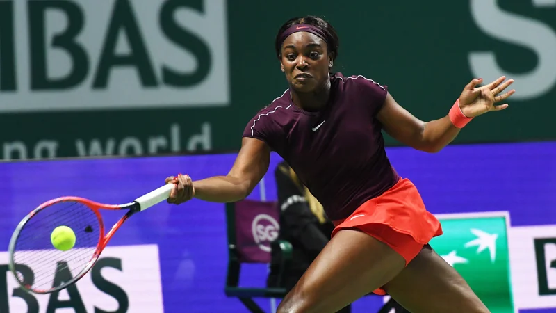 Fotografija: Sloane Stephens je dobila dva dvoboja v svoji skupini, a si še zdaleč ni zagotovila napredovanja med četverico. FOTO: AFP