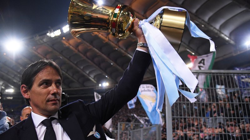 Fotografija: Simone Inzaghi je lani z Laziom osvojil italijanski pokal po finalni zmagi proti Atalanti. FOTO: Reuters