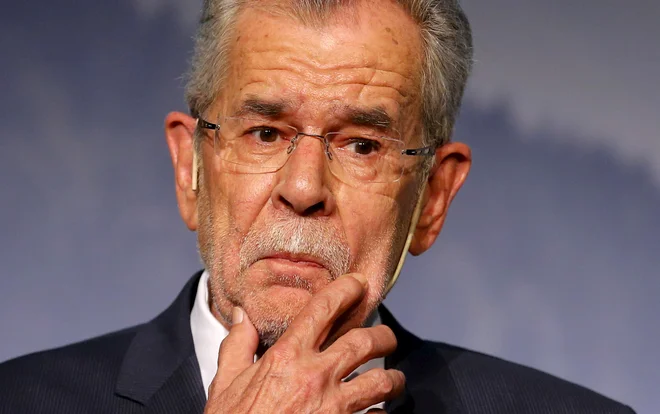 Predsednik države Alexander Van der Bellen si je privoščil kršitev avstrijskih protivirusnih zapovedi. FOTO: Heinz-Peter Bader/Reuters&nbsp;