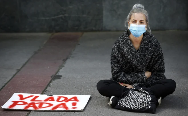 Vlada namerava s spremembo zakonodaje investitorjem omogočiti, da bodo lahko začeli graditi, četudi pritožbeni postopki na izdana upravna dovoljenja še ne bodo končani.<br />
FOTO: Matej Družnik/Delo