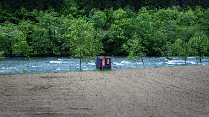 Fotografija: Leta 2010 je bilo v Sloveniji 288 časopisnih trafik, letos je delujočih še 184 (vključeni so kioski 3DVA in Delo prodaja). FOTO: Voranc Vogel/Delo