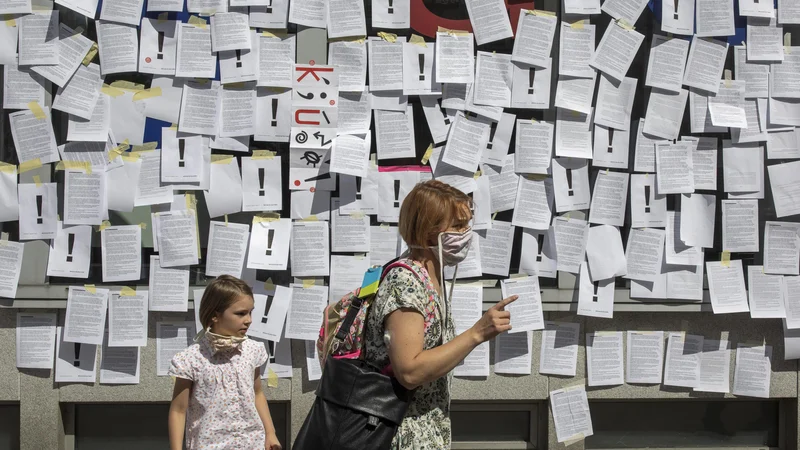 Fotografija: Protest kulturnikov pred ministrstvom za kulturo. FOTO: Voranc Vogel/Delo