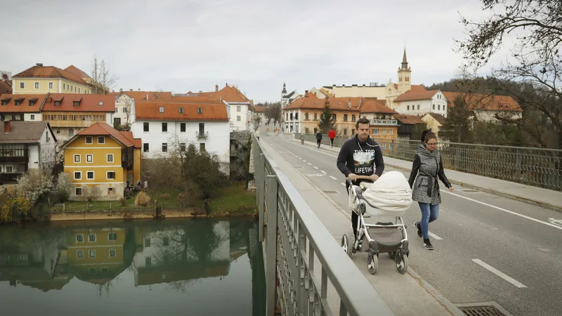 Fotografija: V Novem mestu natančno vedo, kam bo šla letošnja, 1,2 milijona višja povprečnina. Foto Leon Vidic/delo