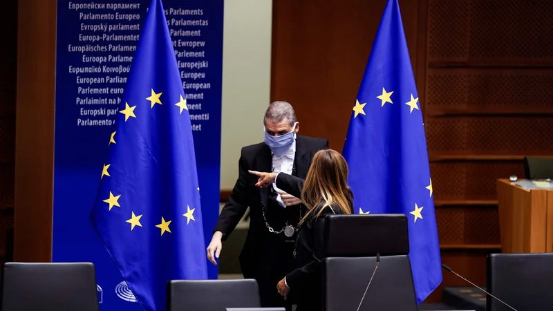 Fotografija: Evropski parlament, ki je zahteval veliko več denarja, kot so ga države članice pripravljene nameniti, tradicionalno najprej demonstrativno zavrne sklenjeni kompromis. FOTO: Kenzo Tribouillard/AFP