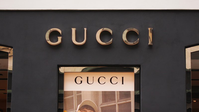 Fotografija: Gucci bo namesto petih kolekcij poslej predstavil le še dve »brezčasni« na leto. Foto Shutterstock
