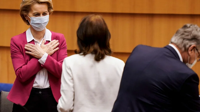 Fotografija: Predsednica evropske komisije Ursula von der Leyen vse članice poziva, naj pozabijo na stare predsodke in razhajanja ter zagotovijo nov začetek. Foto: AFP