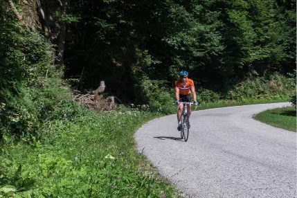 In če bi se Chris Froome udeležil Dirke po Franciji na kolesu iz leta 1985, se ne bi uvrstil niti med deset najboljših na Touru. FOTO: Mark Koghee
