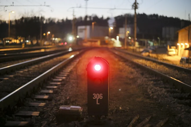 Kdo bo znal ujeti ogromno energijo, ki se sprošča v družbi? FOTO: Jože Suhadolnik/Delo