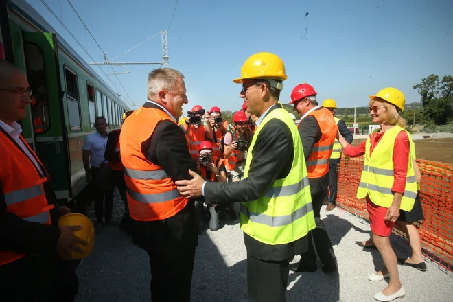 Medtem ko politiki stopicajo na mestu, sestre in zdravniki odhajajo v tujino.&nbsp;Foto Jure Eržen/Delo