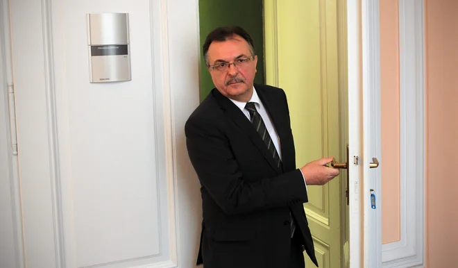 SDS za podpredsednika DZ predlaga Jožeta Tanka. FOTO: Blaž Samec/Delo