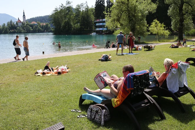 Turistični ponudniki letos levji delež gostov pričakujejo iz Slovenije. FOTO: Tomi Lombar/Delo