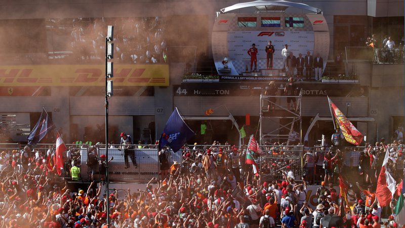 Fotografija: Spomini na nepregledno množico na lanski dirki Spielbergu, na kateri je zmagal Nizozemec Max Verstappen. FOTO: Reuters