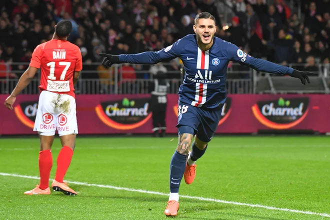 Mauro Icardi se veseli enega od doseženih golov v dresu PSG. FOTO: AFP