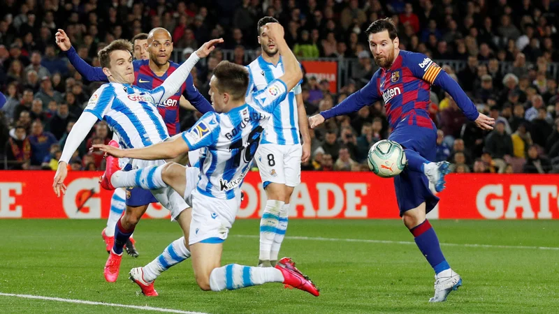 Fotografija: Nogomet, pa tudi življenje na splošno, ne bo nikoli več takšen, kot je bil, je prepričan prvi zvezdnik Barce Lionel Messi. FOTO: Reuters