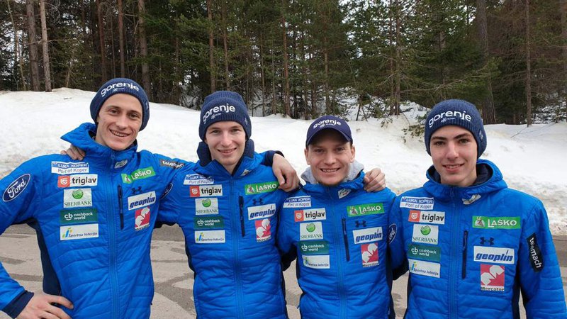 Fotografija: Peter Prevc, Žiga Jelar, Anže Lanišek in Timi Zajc (na fotografiji z leve) bodo šli na veliki skakalnici v Innsbrucku z nasmehom v boj. FOTO: Sloski