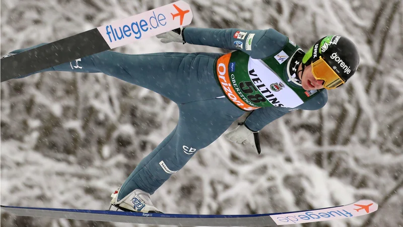 Timi Zajc drži mesto v skupni deseterici turneje. FOTO: Karl-Josef Hildenbrand/AFP