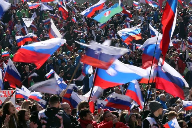 Planica dva častitiljiva jubileja, 50-letnico letalnice in 85-letnico prve mednarodne tekme, pričakuje v podobi enega najsodobnejših nordijskih centrov na svetu. FOTO: Tomi Lombar/Delo