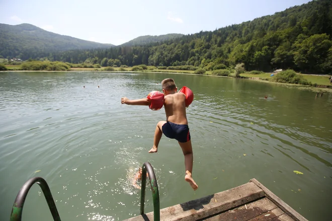 Če bodo turistični vavčerji dostopni vsem hkrati ali se bo pojavil kak zamik, še ni znano, je povedal vladni govorec Jelko Kacin. FOTO: Leon Vidic/Delo