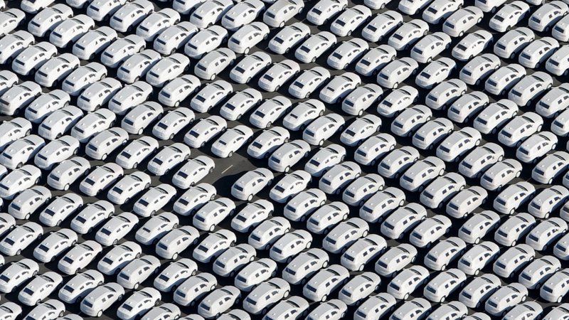 Fotografija: Bo tudi Nemčija po Franciji sprejela program subvencij za spodbuditev avtomobilske prodaje?
FOTO: AFP