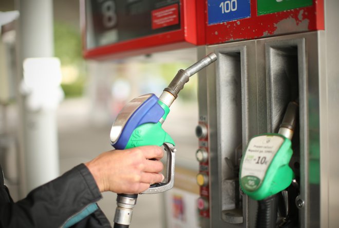 Drugod po državi so cene 95-oktanskega bencina in dizla regulirane. FOTO: Jure Eržen