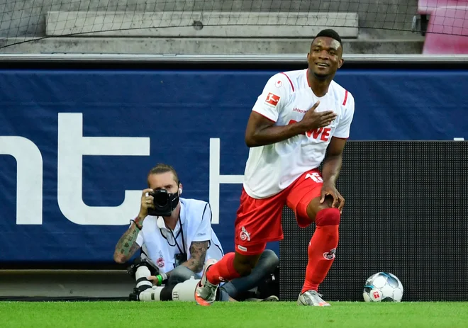 Kolumbijec Jhon Cordoba je zabil prvi gol na današnji tekmi in razveselil navijače Kölna. FOTO: AFP