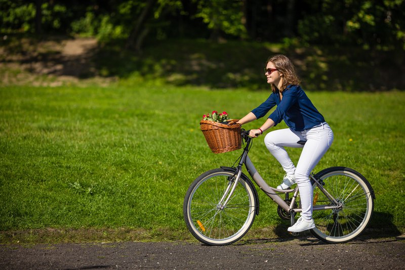Fotografija: Mestno kolesarjenje Foto Jacek Chabraszewski Shutterstock / Jacek Chabraszewski