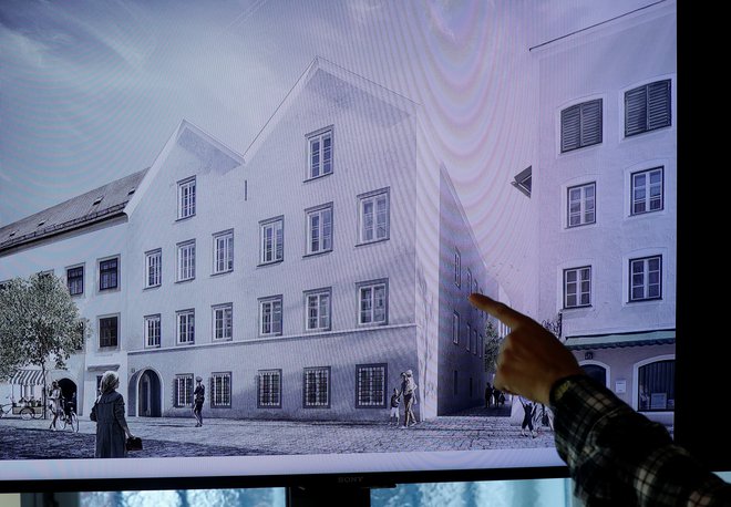 Avstrijska vlada je predstavila načrte za »nevtralizacijo« Hitlerjeve rojstne hiše. FOTO: Leonhard Foeger/Reuters