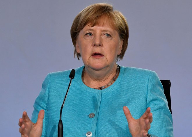 Angela Merkel pravi, da je pomoč potrebna za zagon gospodarstva. FOTO: Reuters