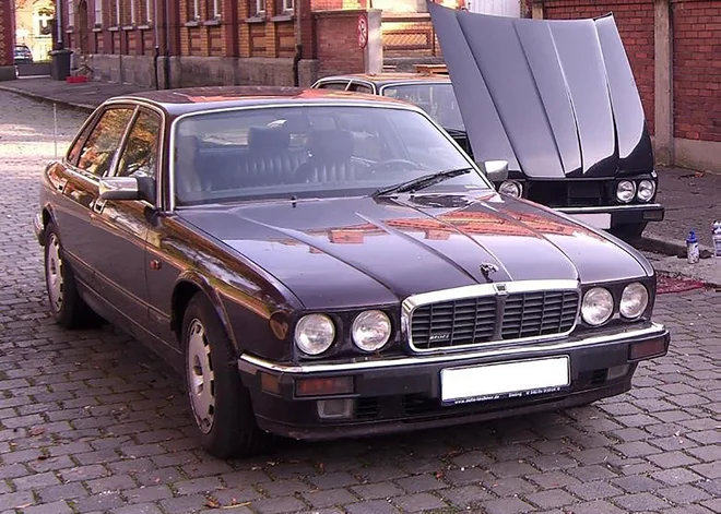 Osumljenec je v kraju Praia da Luz in okolici uporabljal jaguarja, letnik 1993, model XJR 6. FOTO: AFP