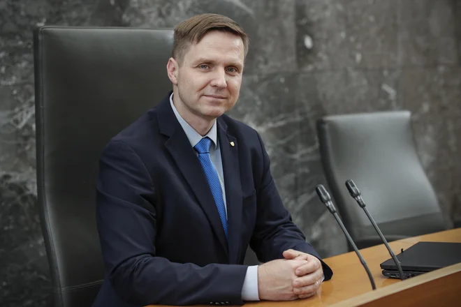 Do sekunde natančno lahko izmerimo, da je imela opozicija v parlamentu bistveno več besede kot koalicija, omejevanja demokracije ni, trdi Igor Zorčič, predsednik državnega zbora.
