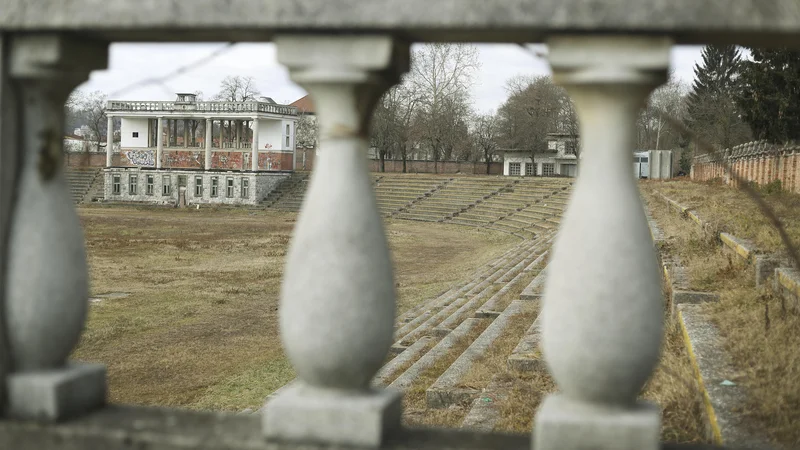 Fotografija: V zadnjih tednih se spet veliko govori in piše o nameravani obnovi Plečnikovega stadiona v okviru projekta Bežigrajski športni park (BŠP). FOTO Leon Vidic/delo