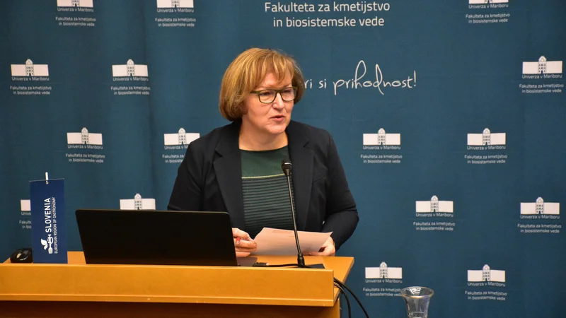 Fotografija: Pri nas bi morali spodbujati preusmeritev v ekološko kmetijstvo na ravninskih in vodovarstvenih območjih predelih, meni Martina Bavec, profesorica na Fakulteti za kmetijstvo in biosistemske vede Univerze v Mariboru. FOTO: osebni arhiv