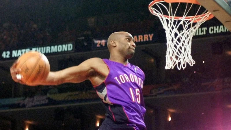 Fotografija: Vince Carter je v mladih letih lahkotno lebdel na košarkarskih igriščih. FOTO: Reuters