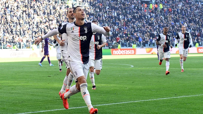 Fotografija: Cristiano Ronaldo Portugalec je doslej zaslužil 650 milijonov dolarjev zgolj z nogometnimi plačami. FOTO: Reuters