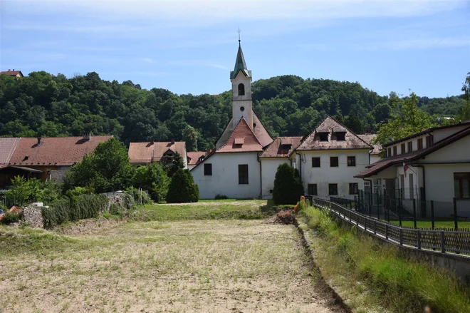 Prizidek knjižnice je umeščen v staro mestno jedro. Foto občina Krško