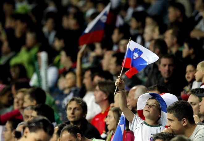 Obisk gledalcev pomeni del prihodkov za številne športne klube in panožne zveze v Sloveniji. V prihodnjih mesecih ne bo mogoče realno računati na prihodke od prodaje vstopnic in različnih artiklov v času tekem. FOTO: Matej Družnik