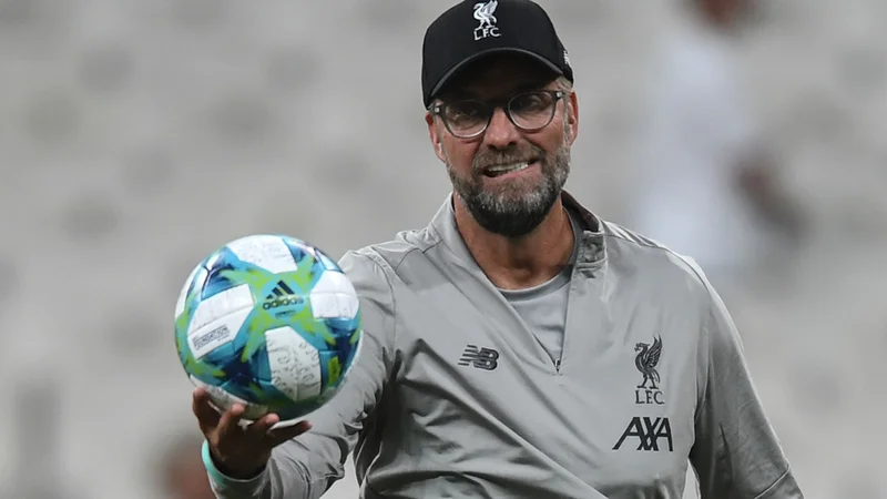 Fotografija: Jürgen Klopp bolj kot o prestopih najboljših nogometašev razmišlja o tem, da se bo treba navaditi na to, da bo na voljo manj denarja. FOTO: AFP