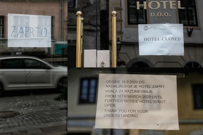 Vsi hoteli kljub preklicu epidemije še niso odprli vrat. FOTO: Blaž Samec/Delo